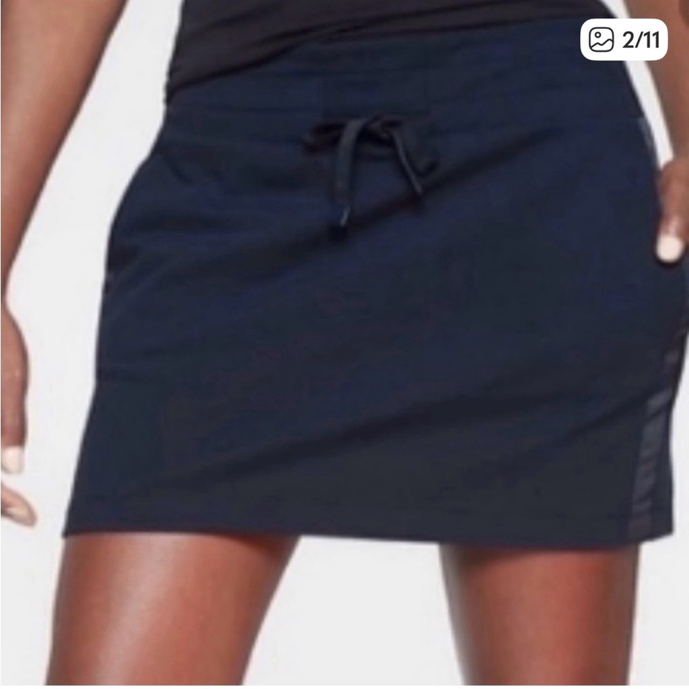Athleta Downtown Tuxedo Skort Navy Women's. Size small tall.